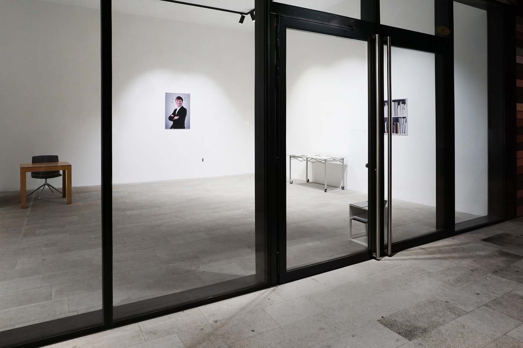 Antonio Guiotto, L’ultimo degli stronzi, 2022, vista della mostra, Marina Bastianello Gallery, Mestre