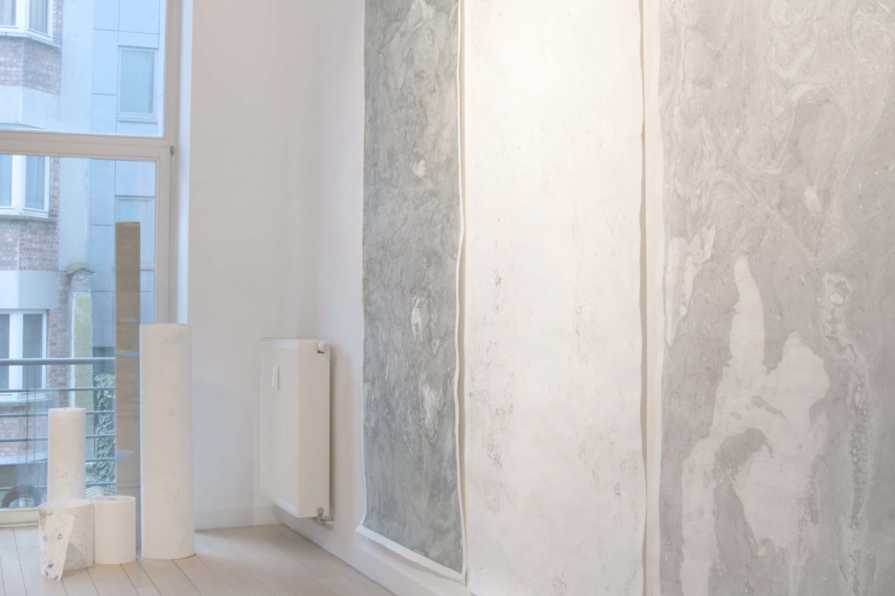 Linda Carrara, La fatigue de ne pas finir, 2017, installation view, Musumeci Contemporary, Brussels