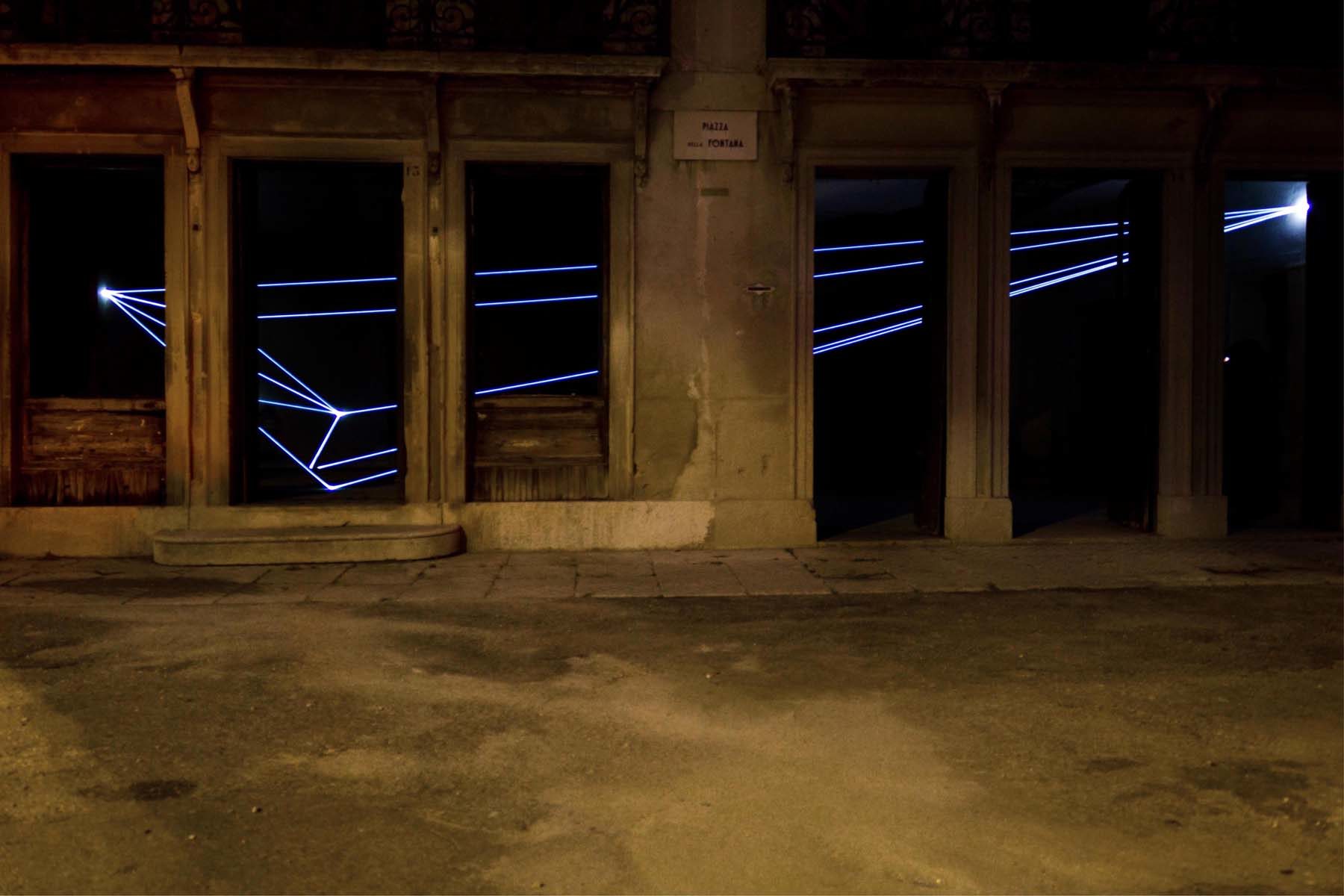 Carlo Bernardini, Aprite la luce, 2011, optical fiber steal, Palazzo Anas, Vittorio Veneto, ph. N.Covre