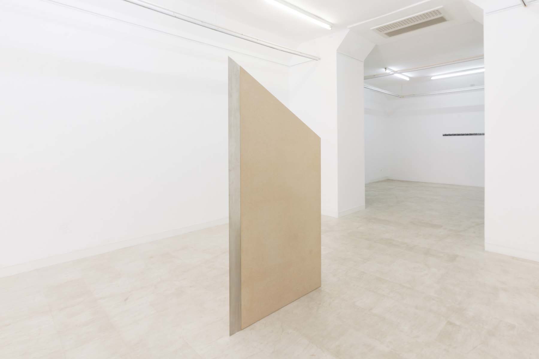 G. Morbin, L’angolo del saluto, 2006, MDF, stainless steel, 101.5 x 32.5 x 202.5 cm