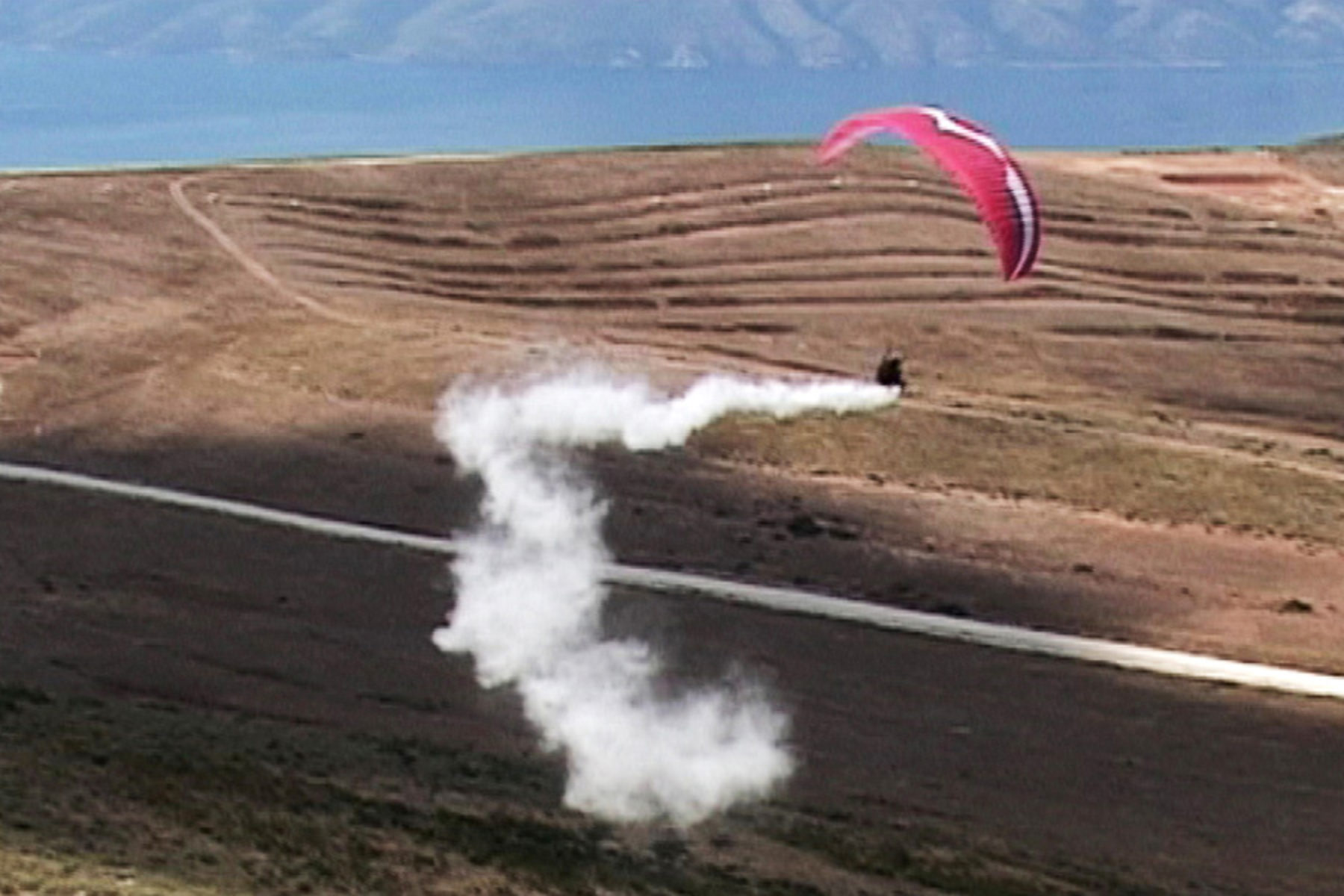 Driant Zeneli, The Dream Of Icarus Was To Make A Cloud, 2009, video, 4’05”