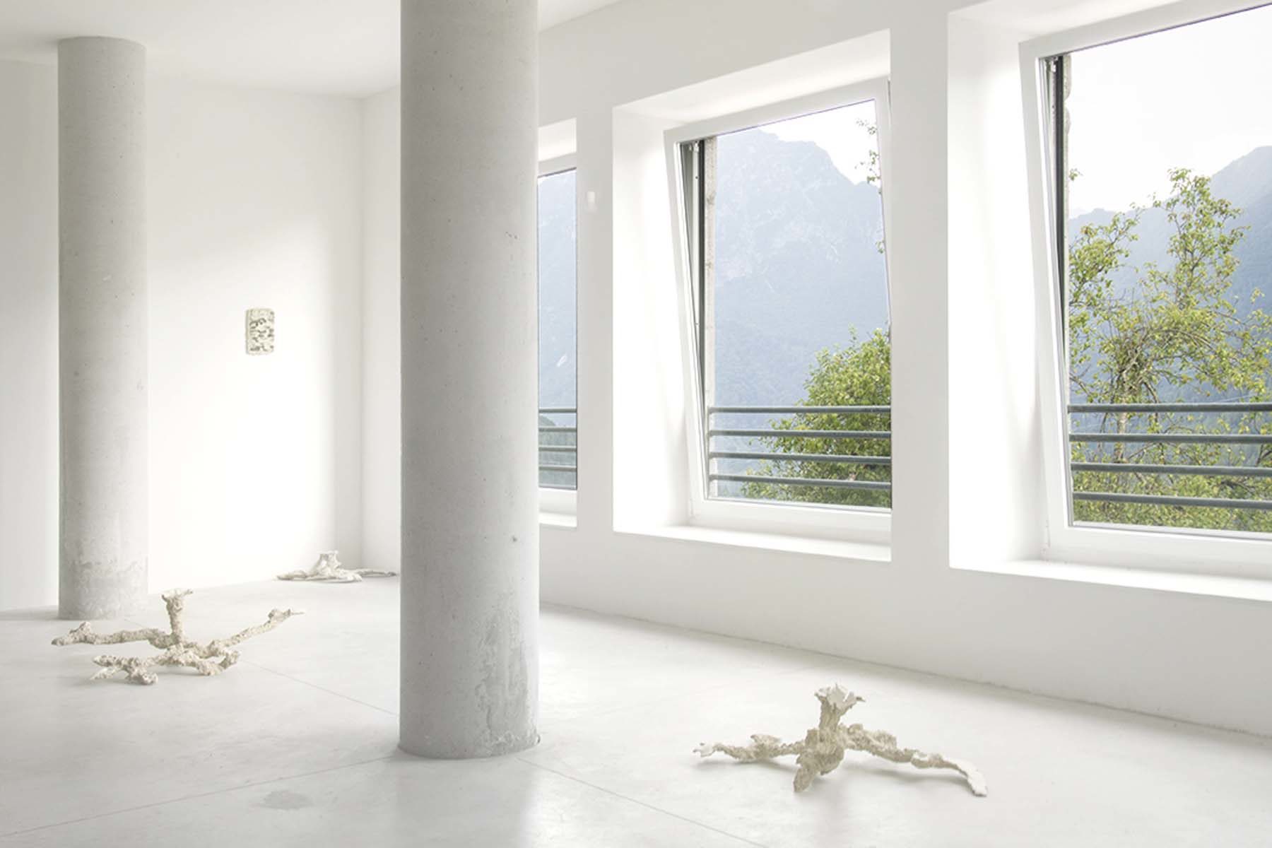 Sentieri non-euclidei, installation view, Nuovo Spazio di Casso, Dolomiti Contemporanee