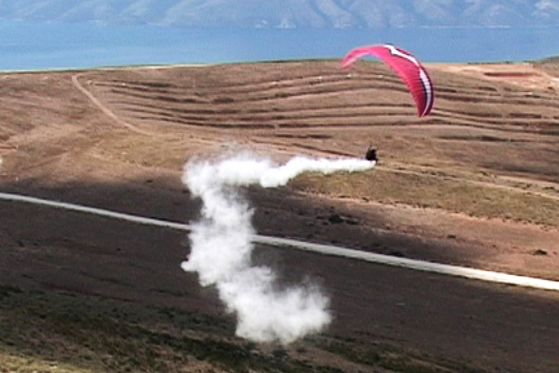 Driant Zeneli, The dream of Icarus was to make a Cloud, 2009, video, durata 4’05” G