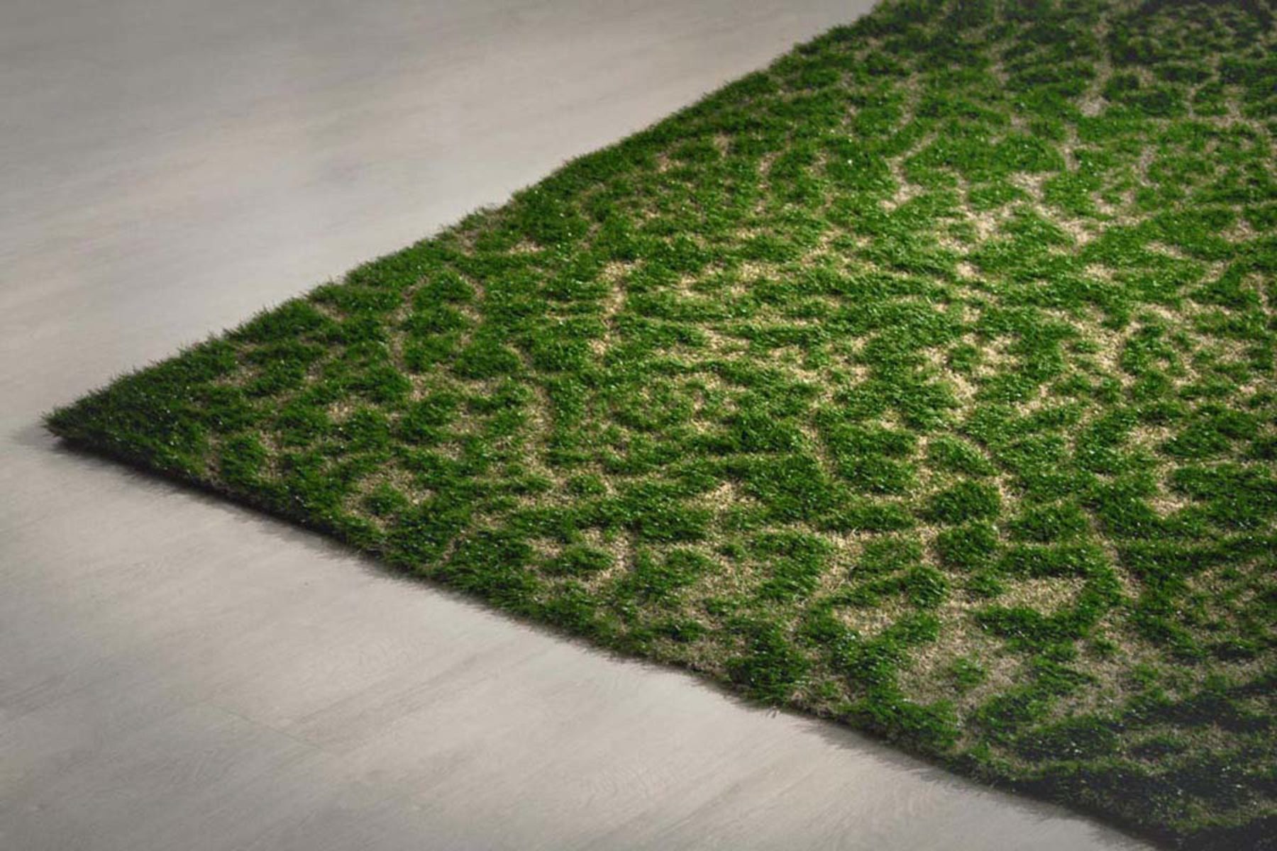 L. Pozzar Keep off the grass carpet 2013 cutted artificial grass 230 x 200 cm 2